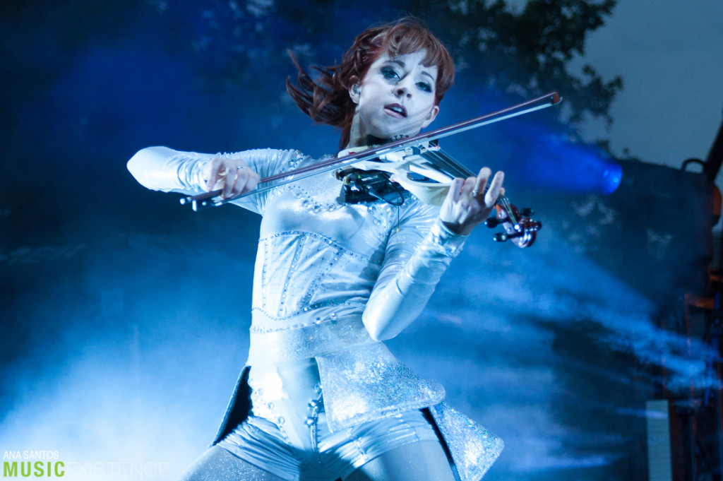 Линдси стирлинг клипы. Lindsey Stirling 2010. Линдси Стирлинг кристалайз. Lindsey Stirling 2006. Стирлинг Линдси Live 2021.