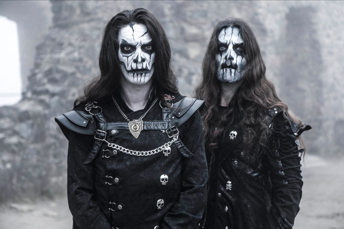 Поставь блэк. Группа Carach Angren без грима. Carach Angren Нидерландская группа.